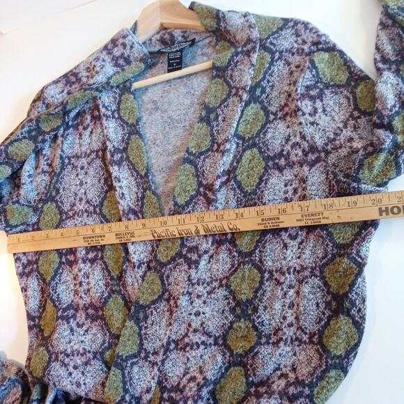 Oliver Escio M Snake Print Cardigan Duster Sweater Lightweight Boho Gray Green - Picture 10 of 10
